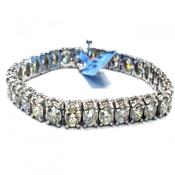  Ladies White Gold Tennis Bracelet with 30 Round Diamonds 